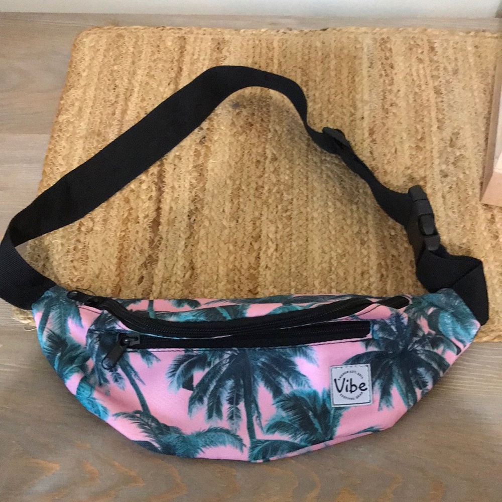 🌴Vibe Festival Gear 🌴…Fanny Pack… Men or Women - Hawaiian Print Pink/Green Bag